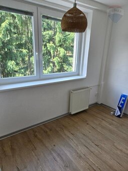 Výnimočný 4-izbový byt s 2 balkónmi, vlastným kúrením, klima - 18