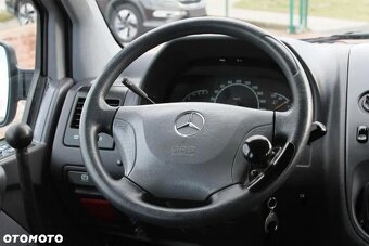 Auto pre vozičkárov s rampou s ručným ovládaním - 18