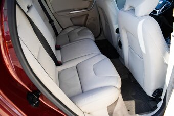 Volvo XC60 2.4D Momentum, 120kW (2011) - 18