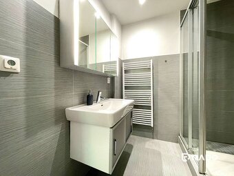 RADO | 3-izbový byt 205,6m2 + parking | Slávičie údolie - St - 18