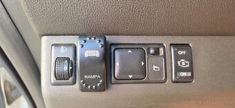 Nissan Pathfinder 2.5 dCi 4x4 - 18