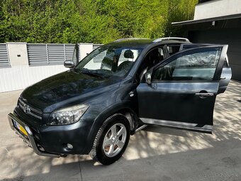 Toyota RAV4 2.2 D-4D 180 LUXURY - 18
