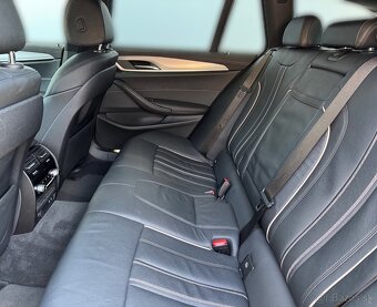 BMW Rad 5 Touring 530e xDrive PHEV LASER HEAD-UP PANORAMA - 18