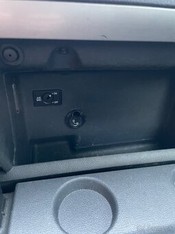 VW touran 2008, Automat, 7 miestne - 18