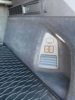 VW Touareg 3.0 TDI V6 R-Line Black Packet - 18