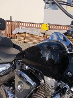 Suzuki Intruder 1500 - 18