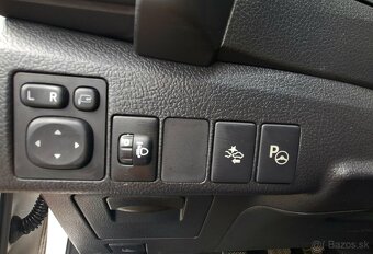 Toyota Auris 1,6 benzin, kup SR-2018,slusna vybava - 18