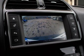 Jaguar F-Pace 2.0D 132kw 4x4 AT/8 2018 - 18