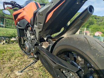 KTM 790 Duke 2023 - 18