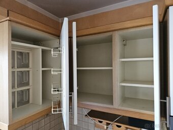 Moderná kuchynská linka so spotrebičmi - 18