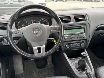 Volkswagen Jetta 1.6 TDI Comfortline - 18