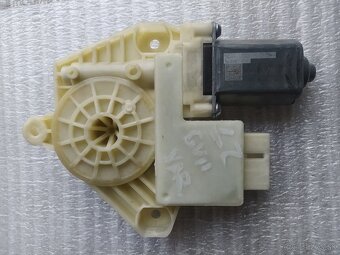 Motorček stahovania okná Škoda Octavia 3 Rapid VW Golf 7 - 18