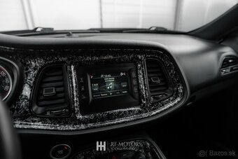 Dodge Challenger - 18