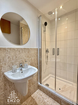 PRENÁJOM: Priestranný 4-izbový byt s výhľadom na hrad v cent - 18