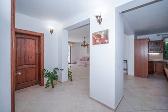 Rodinný dom v obci Rovinka na predaj - 18