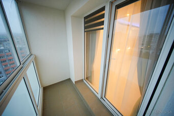 Na predaj 3 izbový byt (77 m²) na 12. p. – KVP, ZOMBOVA - 18