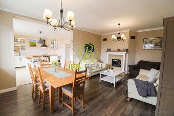 Kompletne zrekonštruovaný priestranný 5-izbový rodinný dom v - 18