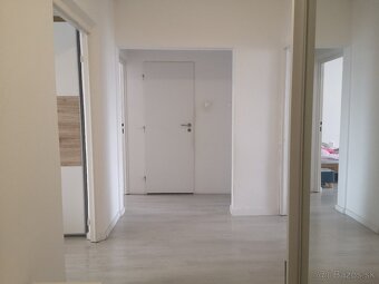Predám zrekonstruovany 3 izbovy byt - 18