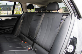 Bmw 5 Touring 530i 4x4 xDrive Sport benzín automat - 18