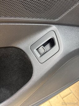 Volkswagen Passat Variant 2.0 TDI EVO Elegance DSG - 18