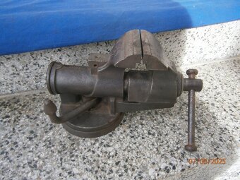 Menší svěráky - 18