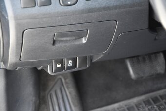 Toyota Avensis Combi - 18