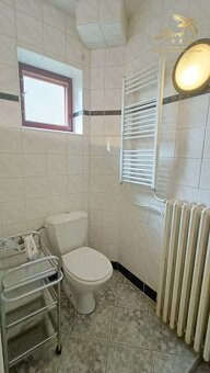 REZERVOVANÉ Rodinný dom s potenciálom neďaleko Zlatých Mora - 18