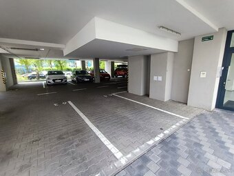 Exkluzívny prenájom 3+kk s parkovacím miestom- Malá Praha - 18
