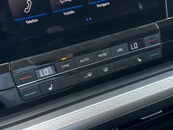 Volkswagen Touareg 3.0 TDi V6 4Motion Tiptronic - 18