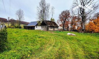 Vidiecke sídlo na polosamote Ábelovských Lazov - 18