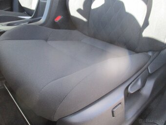 TOYOTA COROLLA CROSS AC STYLE TECH 2,0 HEV 4x4 DPH - 18