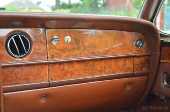 Rolls-Royce Corniche - 18