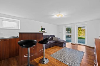 REZERVOVANÉI Predaj 5 - izb.dom v obľúbenej lokalite Ivanka  - 18