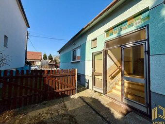 ROD. DOM s GARÁŽOU, POZEMOK 706m2, SENICA, TEHELNÁ UL. - 18