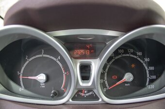 Ford Fiesta 1.6 TDCi 70 kW - 18