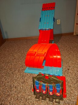 Hot Wheels - 18
