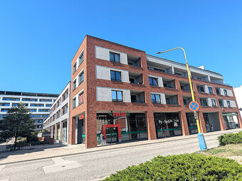 Vnútorné parkovacie miesto blízko Centra, Strojárenská - 18