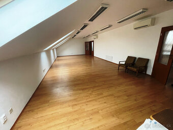 Predaj administratívno prevádzkového areálu 4080 m² priamo v - 18