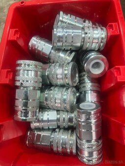 V ponuke hydraulické komponenti - 18