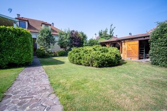 6 izbový rodinný dom 300 m2 so záhradou 1350 m2 Bernolákovo - 18