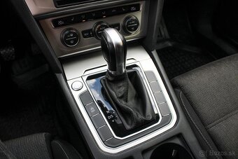 Volkswagen Passat Variant 2.0 TDI Highline DSG - 18