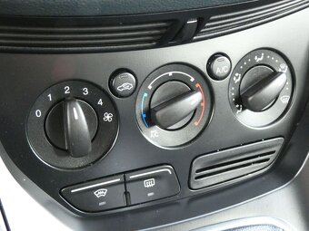 Ford C-Max 2.0 TDCI 100kW, NAVIGACE, DPH  //DPH odpočet// - 18