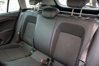 Opel Astra Sport Tourer - 18