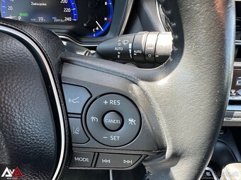 Toyota Corolla Combi TS 1.8 Hybrid e-CVT Comfort, Pôv.lak,SR - 18