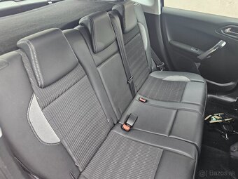 Peugeot 2008 1.2 Full výbava Allure ambilight - 18