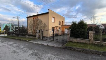 viacgeneračný rodinný dom -3 byty a 2 garáže -Martin Stráne - 18