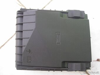 Passat B7 výrezy z karoserie - 18