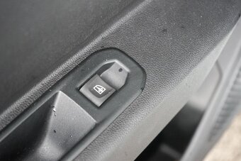 8- Dacia, Duster, 2021, nafta, 1.5 dCi , 85kw - 18