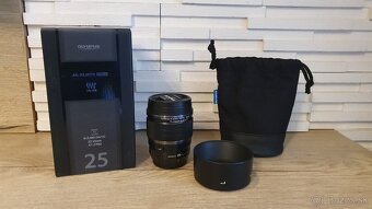 Predam Olympus OM-D E-M1 Mark ii a objektivy M.Zuiko - 18