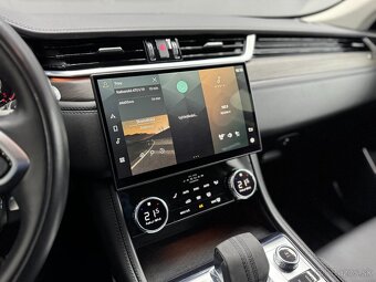 Jaguar F-Pace - 18